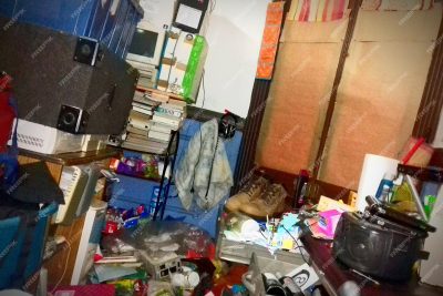 hoarder cleanup room full rubbish